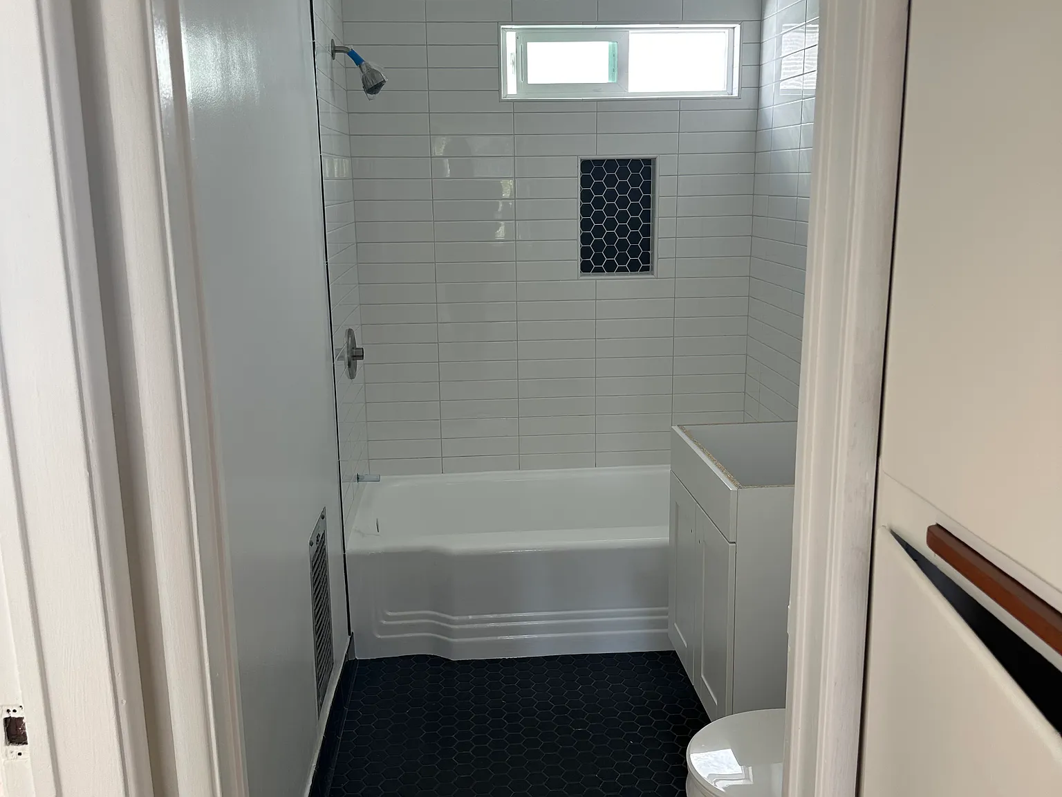 1 bed, 600 sqft, $2,350 — Photo 4