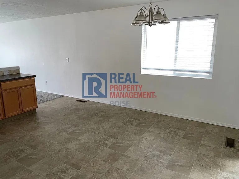 10450 W Bear Lake Dr — Photo 4