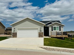 3122 Allison Ln, Rapid City, SD 57703