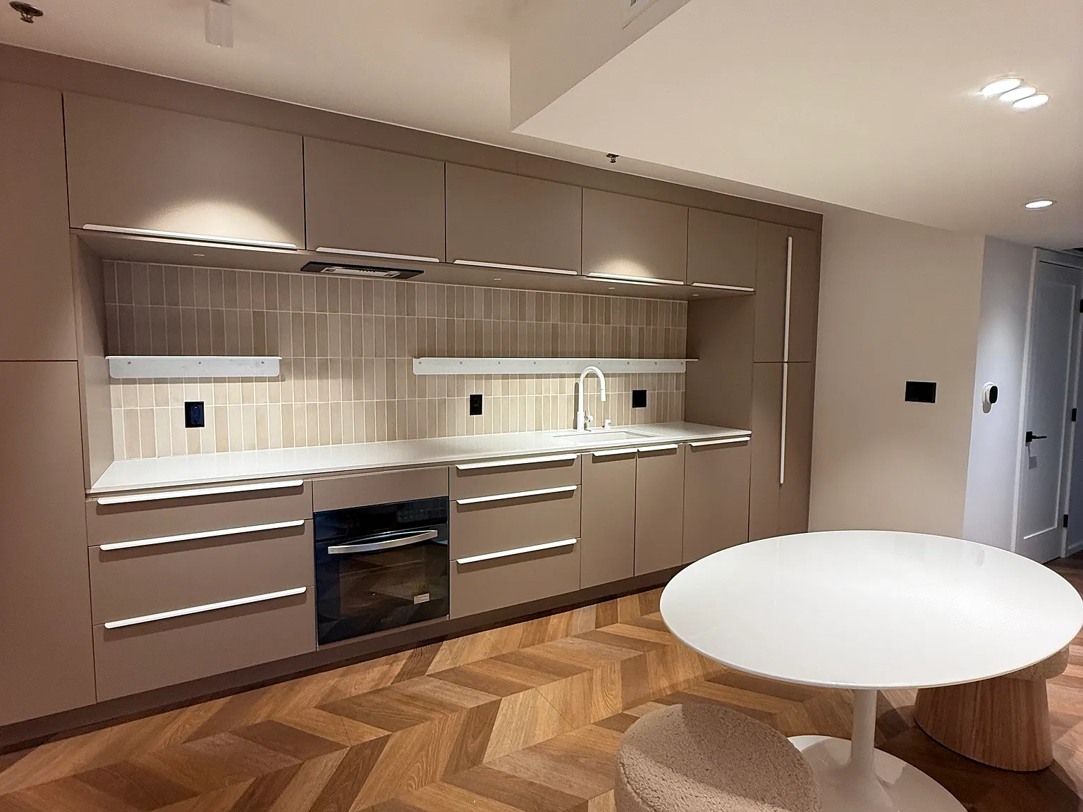 Burton Way Apartments — Photo 1