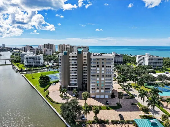 25 Bluebill AVE #204, NAPLES, FL 34108