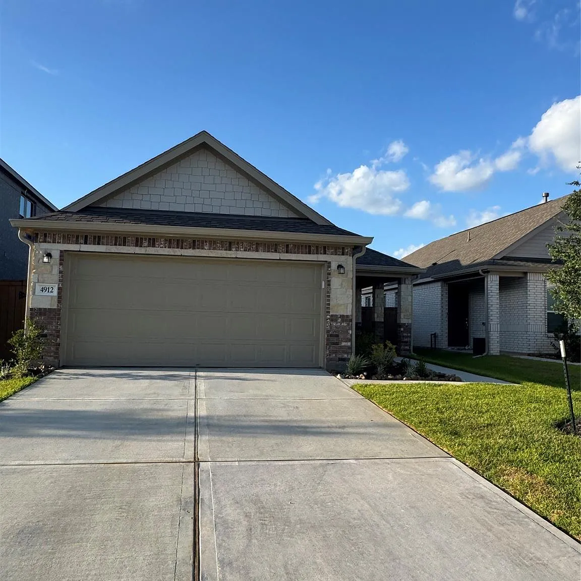 3 bed, 4.0 bath, $2,280 — Photo 1