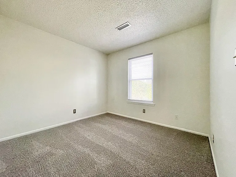 1723 Rueger St — Photo 15
