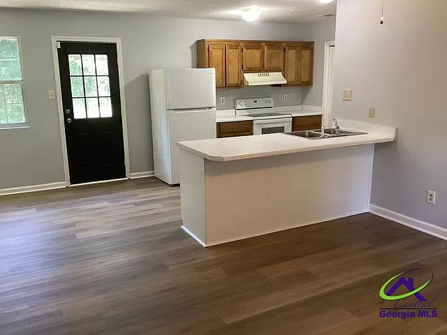 3 bed, 1.5 bath, 1030 sqft, $1,395 — Photo 3