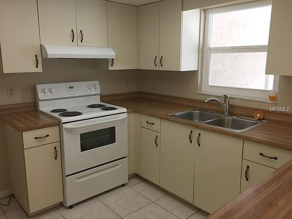 4th image of 2436 Desoto Way S