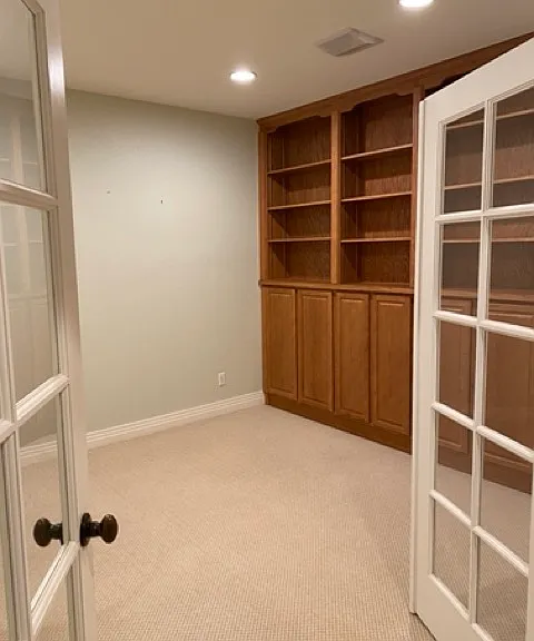 Office space/guest bedroom