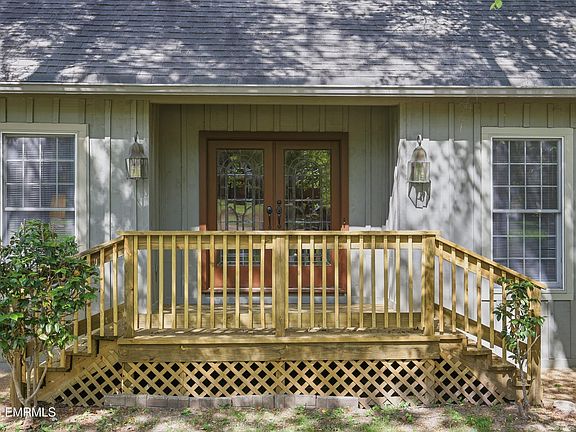 3rd image of 9 Avery Cir