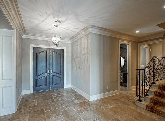 4th image of 5618 Bancroft Dr