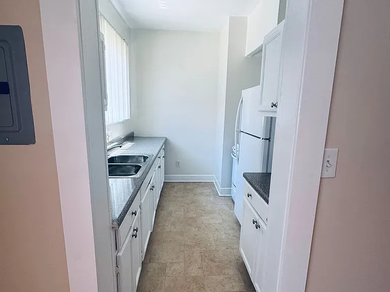 314 S Catalina St — Photo 3