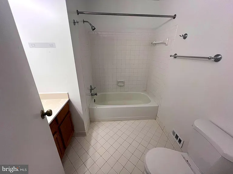 13303 Waterside Cir — Photo 34