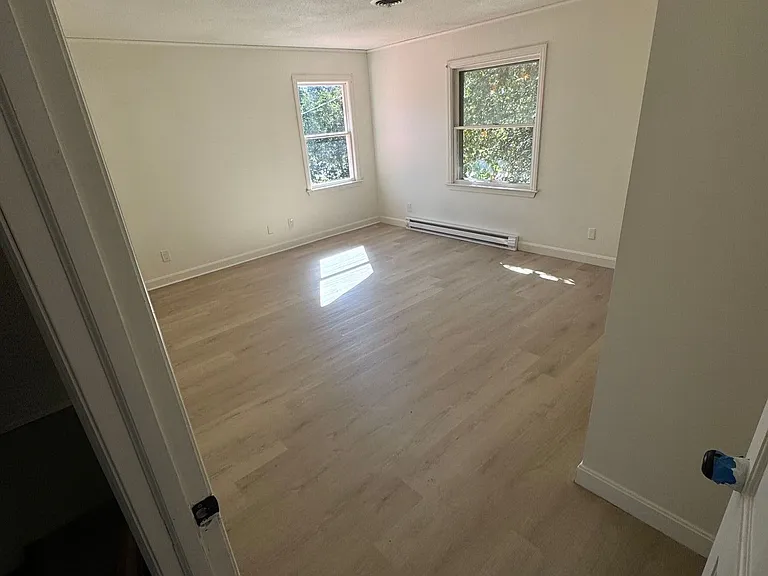 307 S Hill St — Photo 8