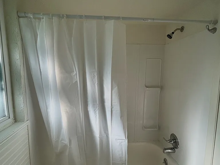 2560 Harrison Ave #17 — Photo 7