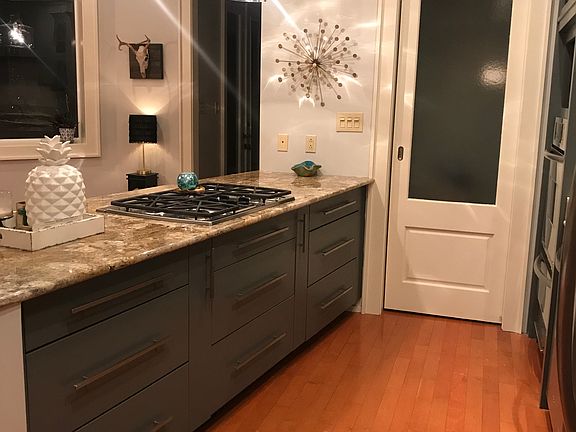 Kitchen/gas stove