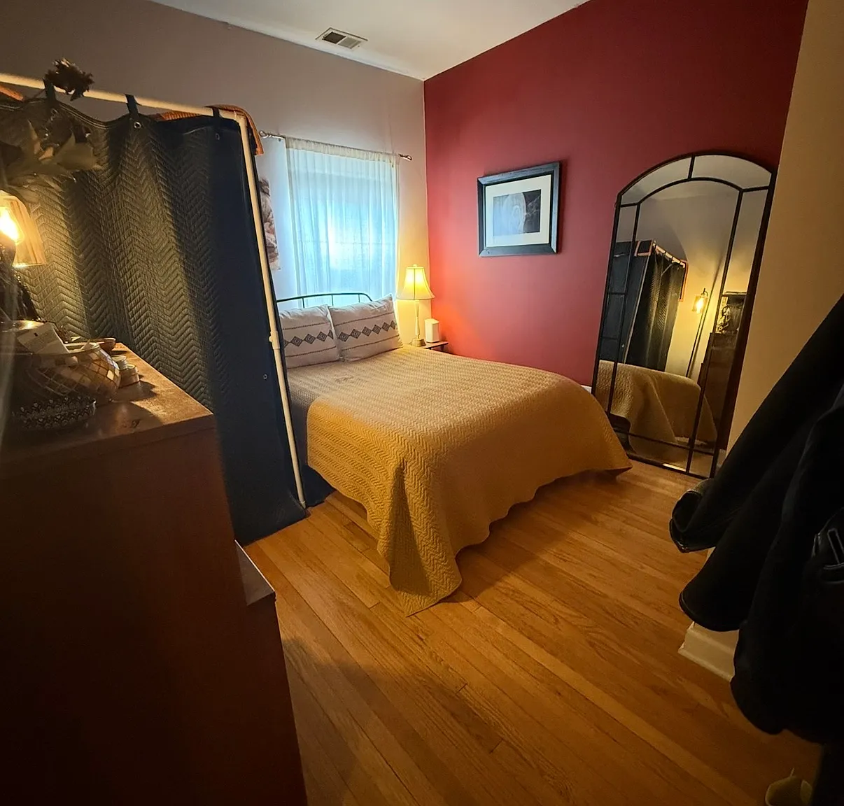2 bed, 750 sqft, $2,200 — Photo 2