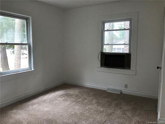 5th image of 1910 Winget St