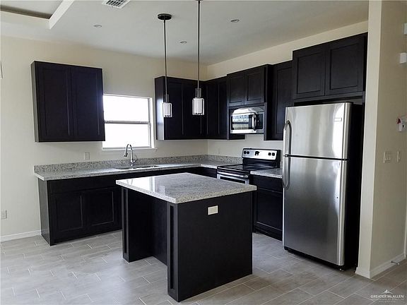 4th image of 209 Teak Dr APT 3