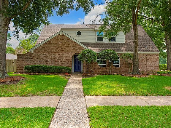 2nd image of 15702 Crestbrook Dr