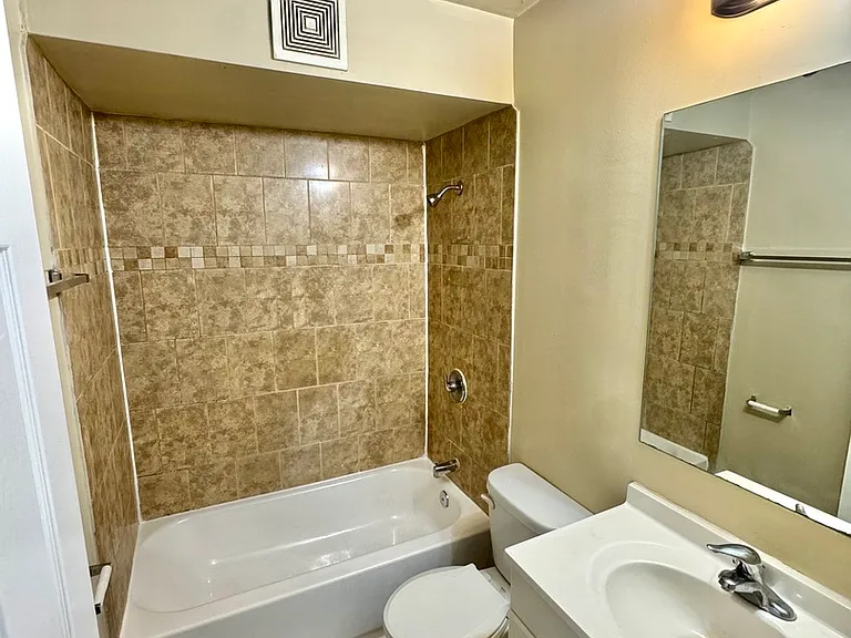 16001 Avalon Ave — Photo 7