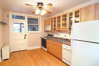 3rd image of 7450 N Claremont Ave APT 1N