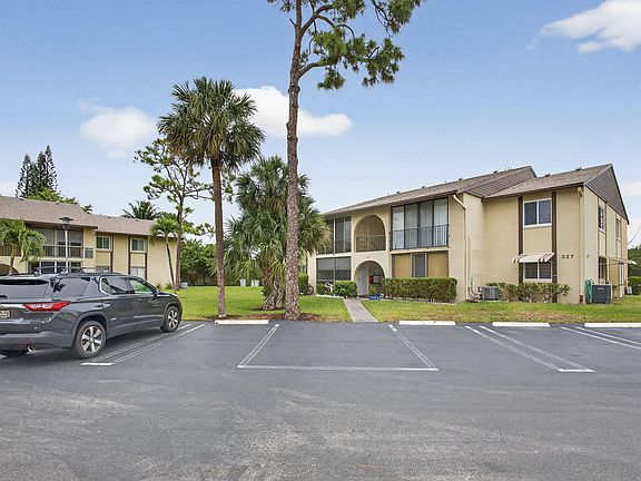 3rd image of 327 Pine Ridge Circle #A-1