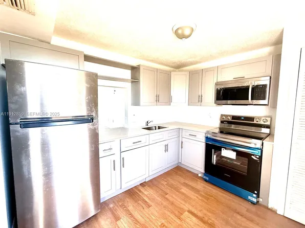 1401 NE 191st St #D409, Miami, FL 33179