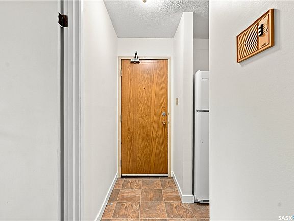 5th image of 345 Kingsmere Boulevard #302