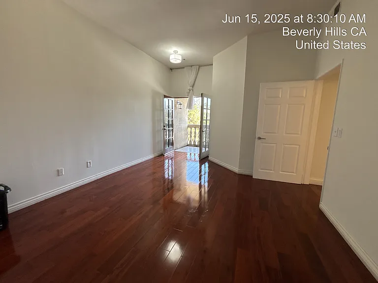 Chateau Beverly — Photo 17
