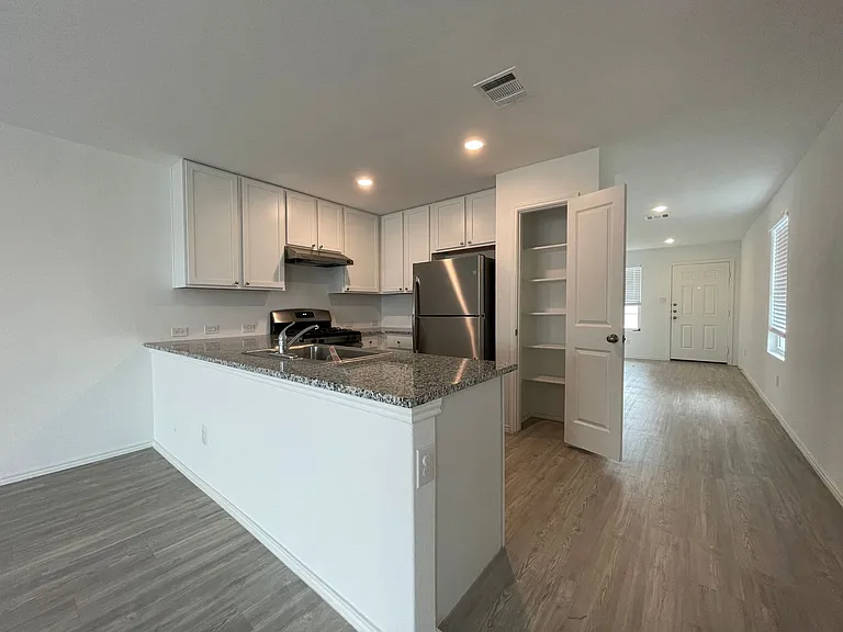 4203 Southton Mere — Photo 6