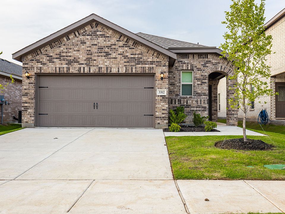 1st image of 3312 Dahlia Dr