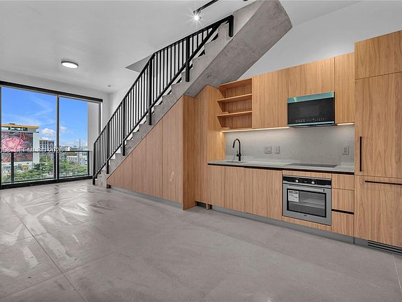 3rd image of 91 NW 27th St #502