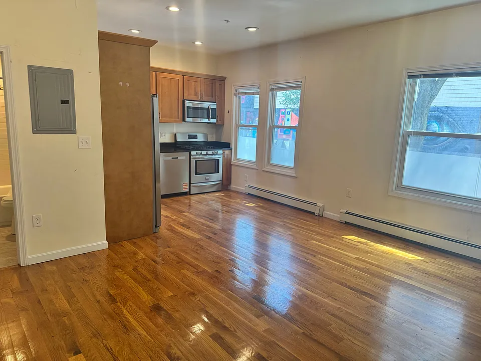 81 Tremont St