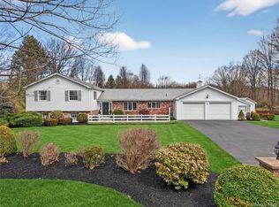 58 Dutchess Hill Rd, Poughkeepsie, NY 12601
