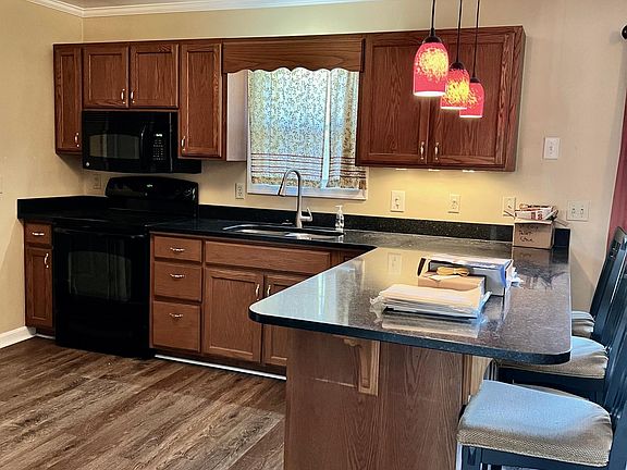 2nd image of 6293 Statum Rd