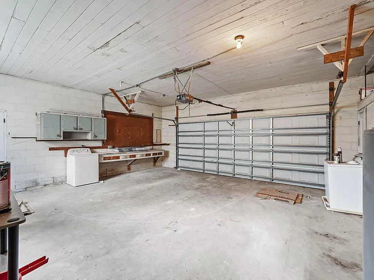 Crill Ave — Photo 8