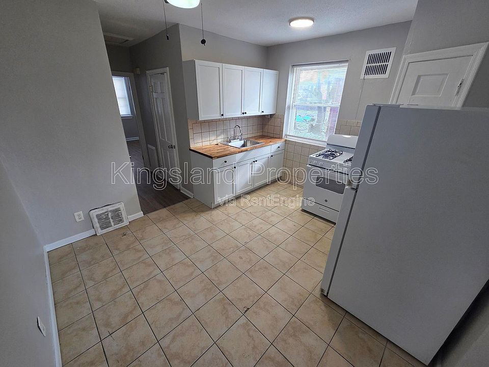 1st image of 4752 Pennsylvania Ave #4754