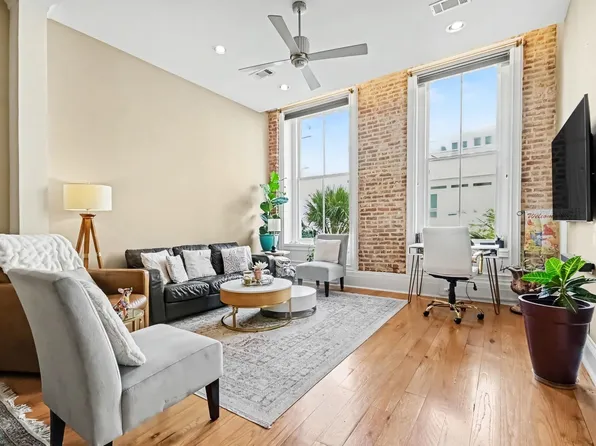 2207 Post Office St APT 202, Galveston, TX 77550
