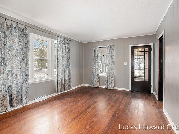 4th image of 856 Wilson Ave
