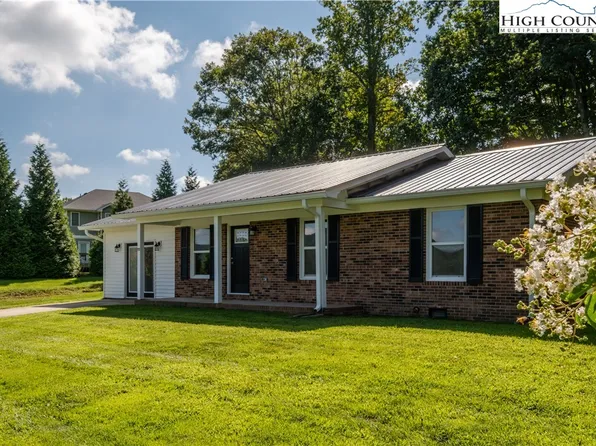 11 Hill Street, Sparta, NC 28675