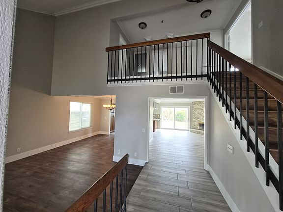 4th image of 2944 Dee Ln