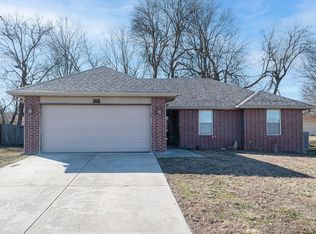 206 E Lapis Ave, Republic, MO 65738