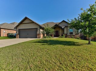 6217 Beverly Hills Dr, Edmond, OK 73034