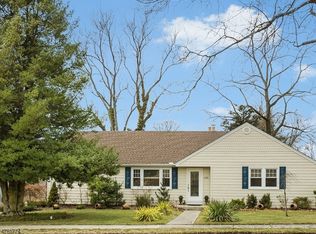 850 Ridge Rd, Cedar Grove, NJ 07009
