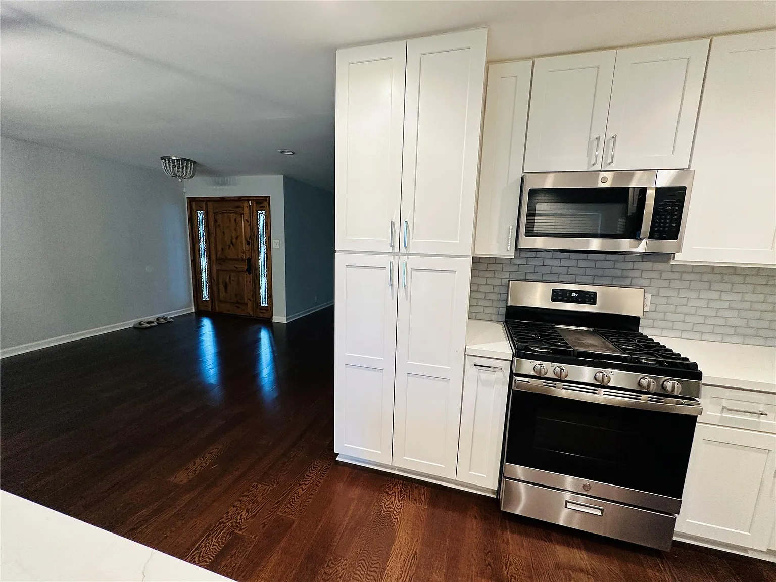 3 bed, 2.0 bath, 1468 sqft, $2,850 — Photo 3