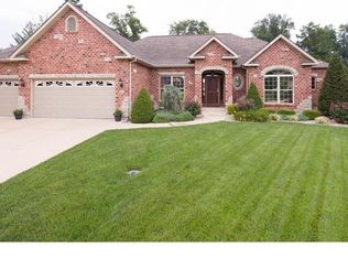 804 Ringer Ct, Saint Louis, MO 63129