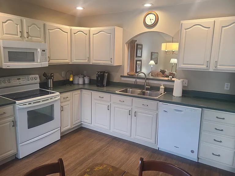 5790 Wood Valley Rd — Photo 3