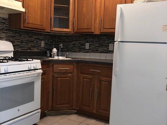 5th image of 655 Cauldwell Ave APT 3