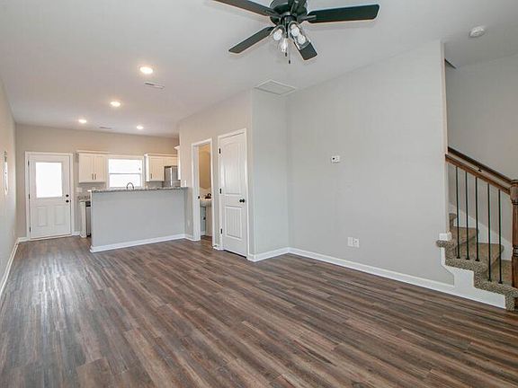 3rd image of 1115-E4 Hillwood Dr