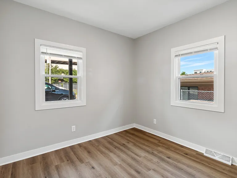 307 Lynn Ave #302 — Photo 10