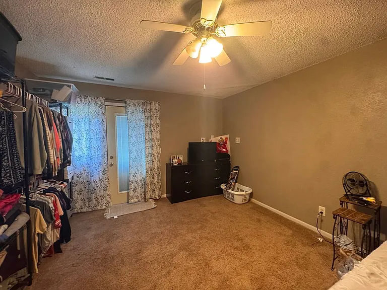 1097 Regency Dr — Photo 10
