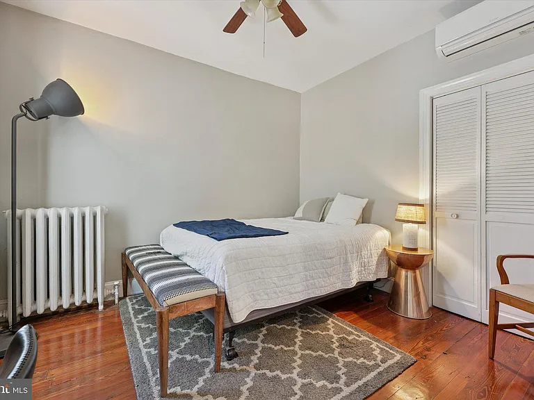 466 Conarroe St #1/2 — Photo 15